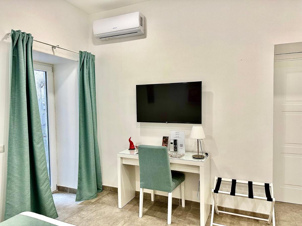 Tribunali 181 Guest House Наполи Екстериор снимка